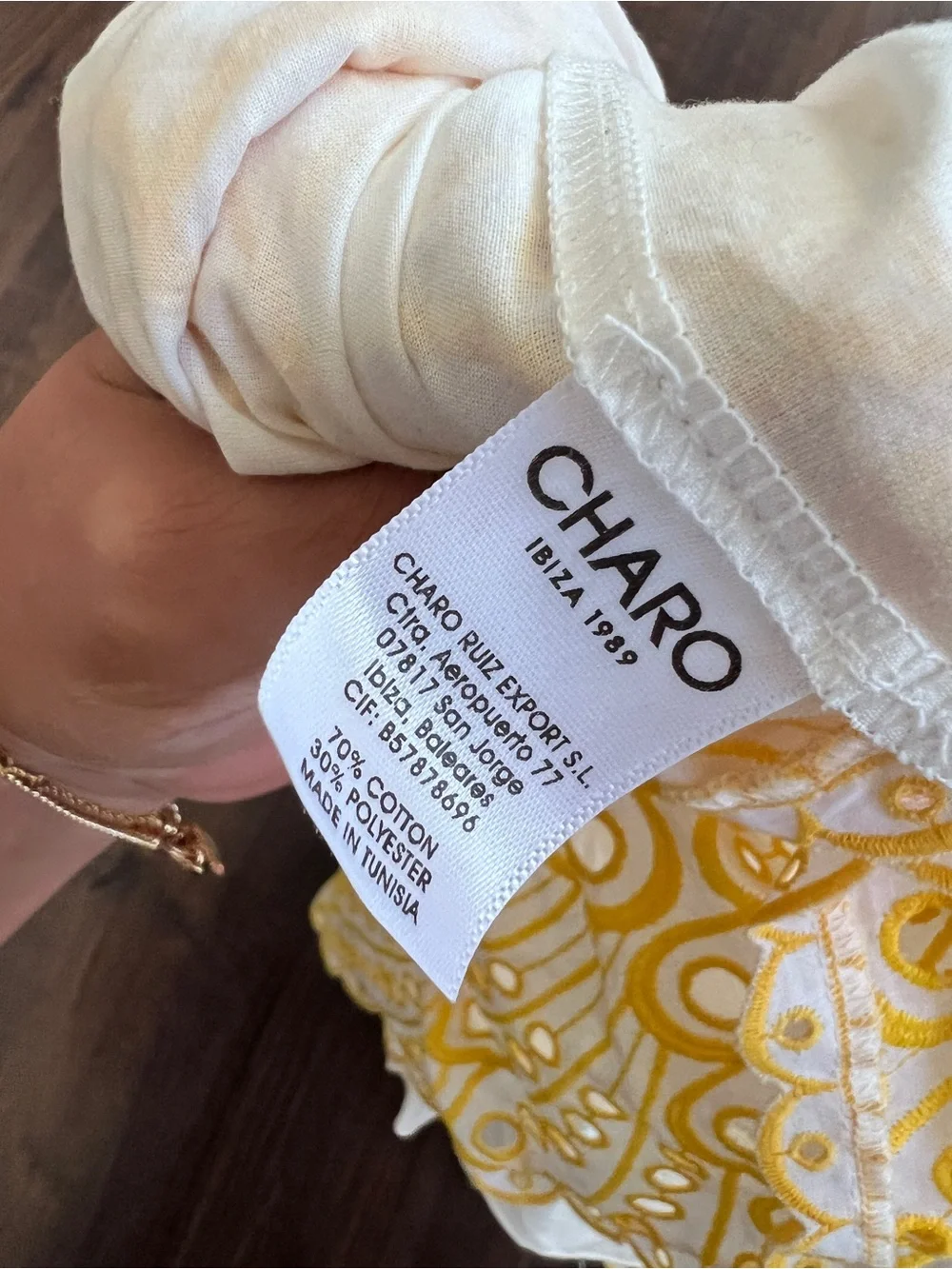 CHARO IBIZA 1989 Yellow Eyelet Ruffle Mini Skirt — Sunny Embroidered Style - Picture 4 of 4